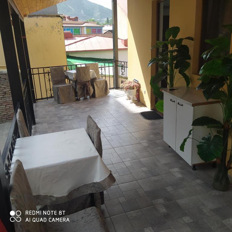 Two Lions Hotel room 2